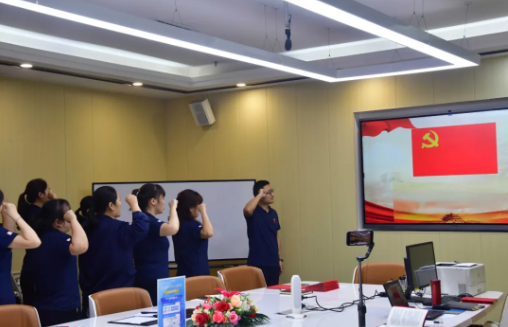 憶初心，守黨紀(jì)，趕考路上勇毅行